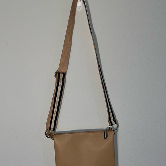 Ted Baker Tan Crossbody Bag in Excellent Condition with interchangeable straps - Picture 2 of 4